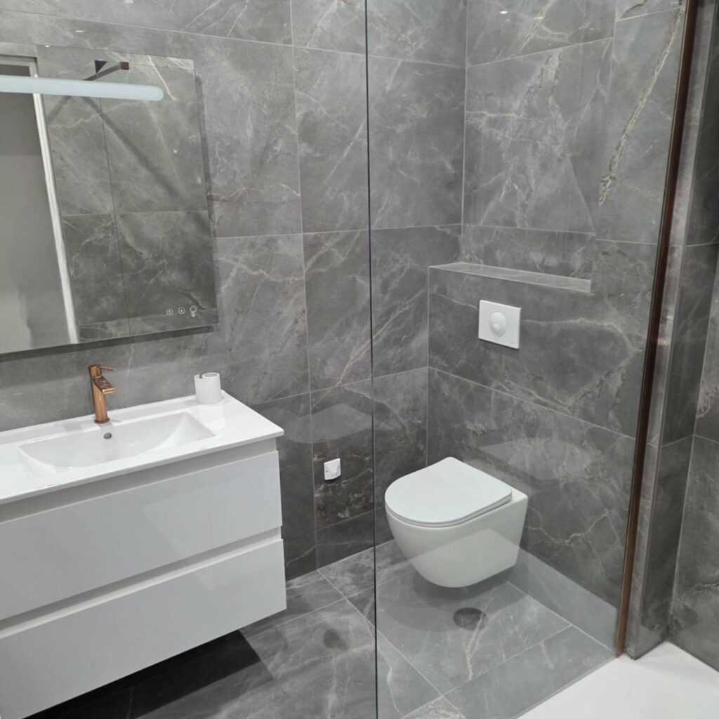 Rénovation - rénovation de 2 salles de bain, second oeuvre, pose de placo, faïence, carrelage