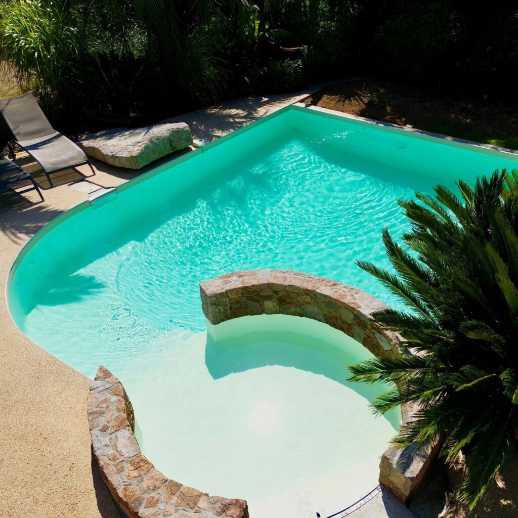 Gros oeuvre & Maçonnerie - Rénovation piscine desjoyaux, rénovation structure, muret en pierres sèches