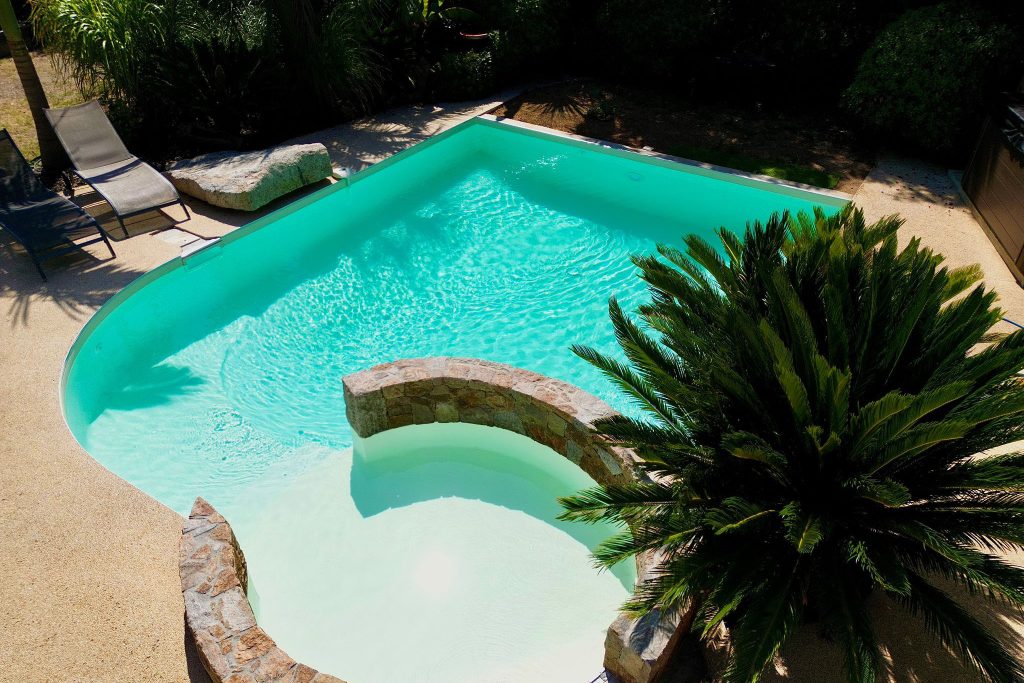Gros oeuvre & Maçonnerie - Rénovation piscine desjoyaux, rénovation structure, muret en pierres sèches